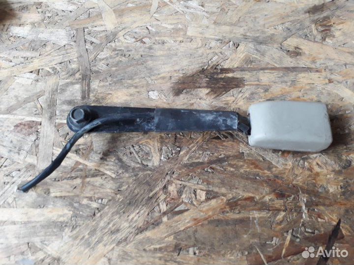 Ответная часть ремня безопасности передняя правая