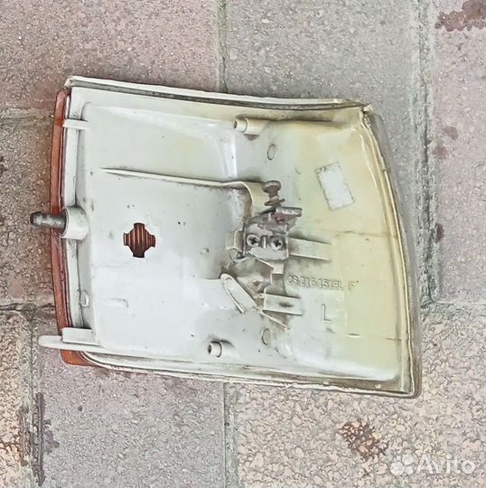 Поворотник левый Мазда 929