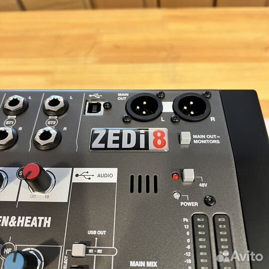 Allen & Heath ZEDi-8
