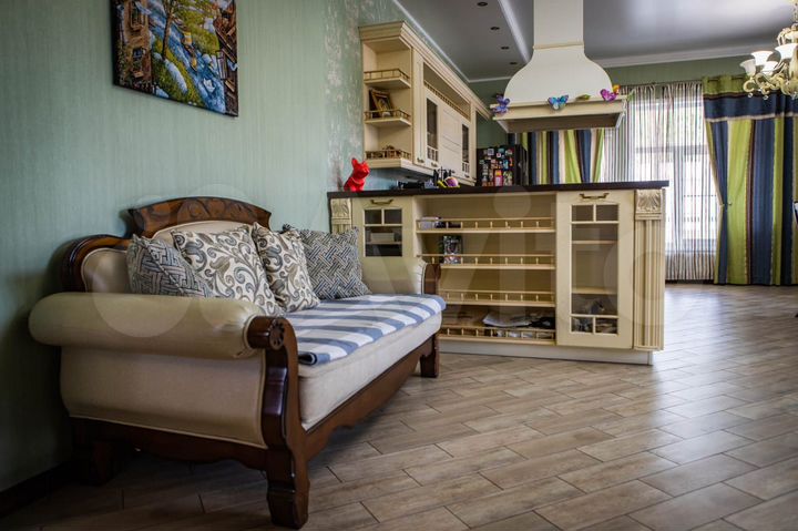 Коттедж 504 м² на участке 20 сот.