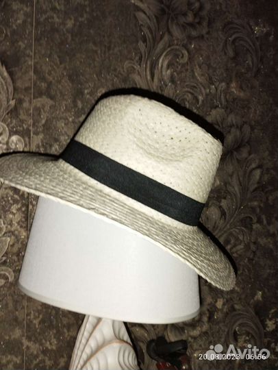 Соломенная шляпа федора
