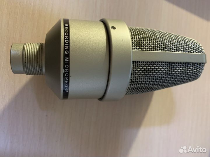 Студийный микрофон