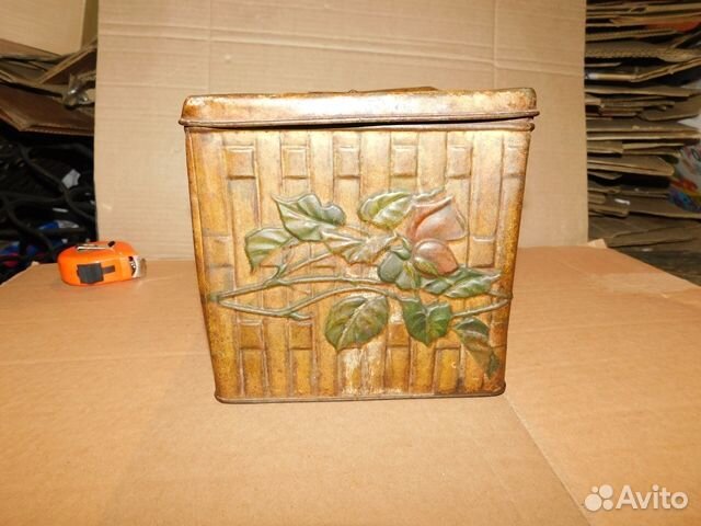 Антикварная, жестяная коробка ф-ка И.Л. Динг ри