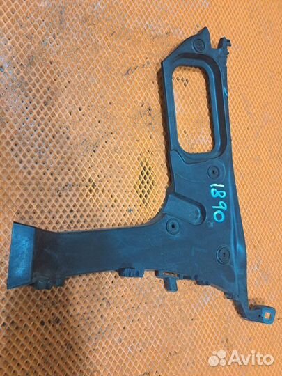 Крепление бампера Audi Q7 4L BHK 2009