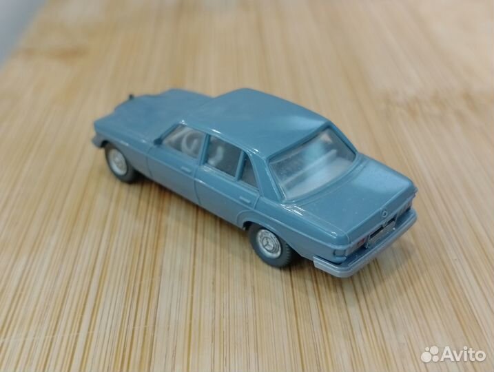 Mercedes Benz (W123) 1975-1985