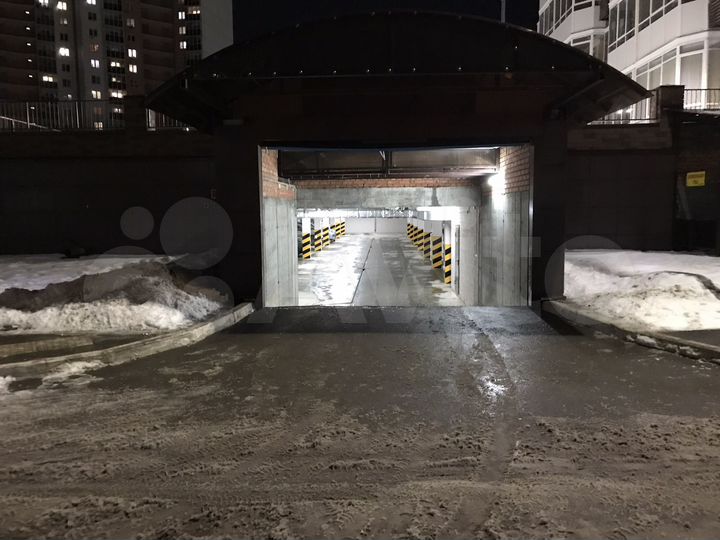 Машиноместо, 15 м²