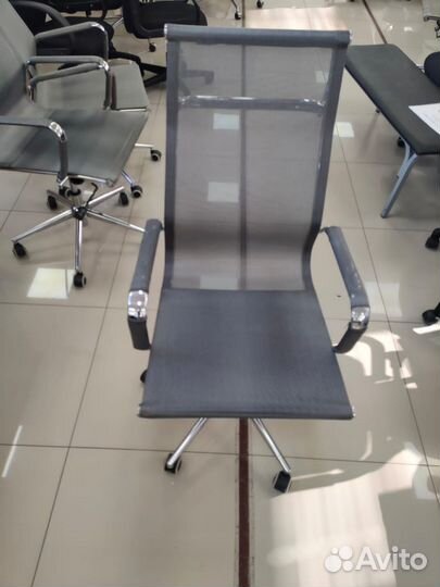 Офисное кресло сетка