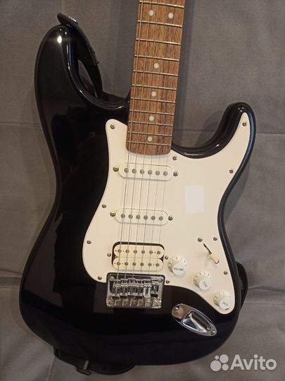 Fender squier bullet stratocaster HSS HT black