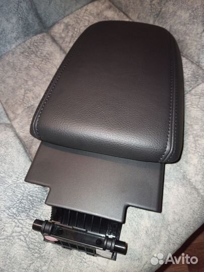Накладка подлокотник Ford Focus 3 2011-2019