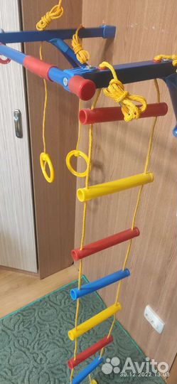 Турник настенный детский