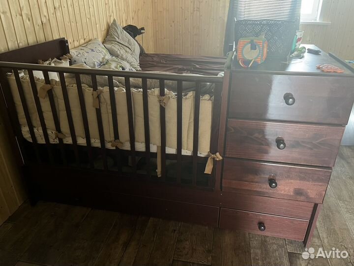 Кроватка-трансформер из массива бука