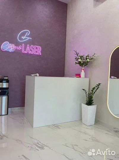 Стойка администратора для салона красоты