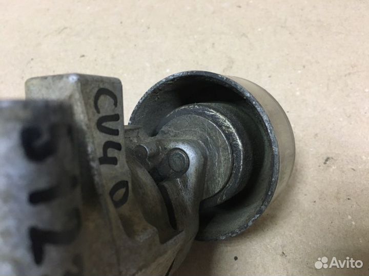 Натяжитель приводного ремня Toyota Highlander 2 40