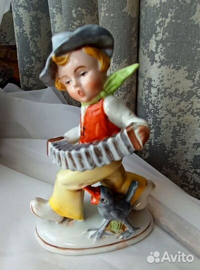 Фарфор статуэтка 