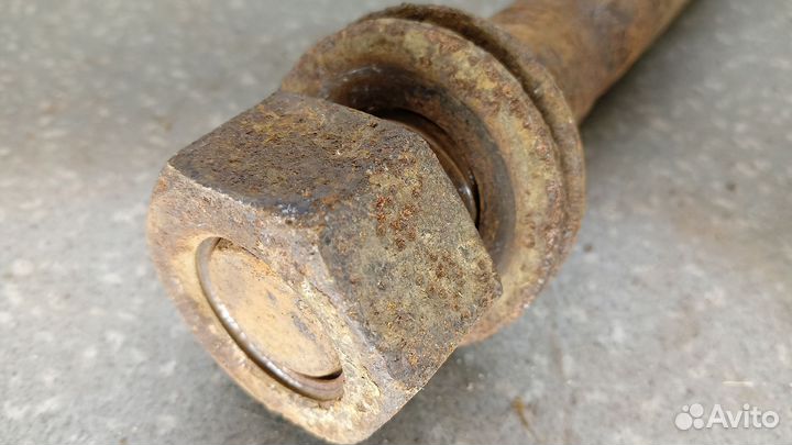 1858617 Стремянка многолистовой рессоры в сборе