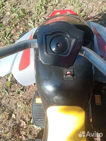 Детский квадроцикл на аккумуляторе