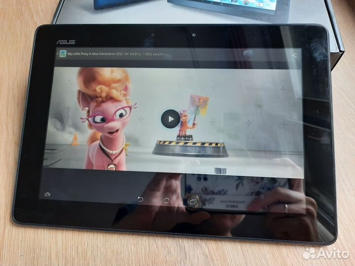 Планшет asus memo Pad FHD 10 ME302C
