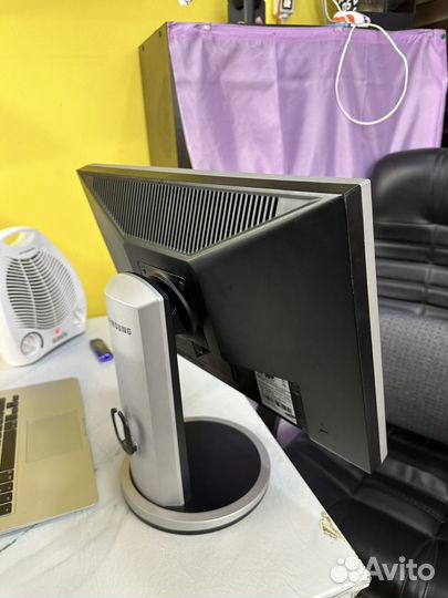 Монитор Samsung 940 bw 19 дюймов