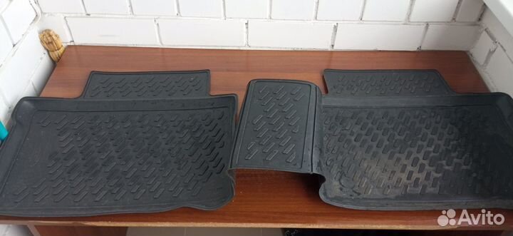 Автомобильные коврики резиновые Лада Веста