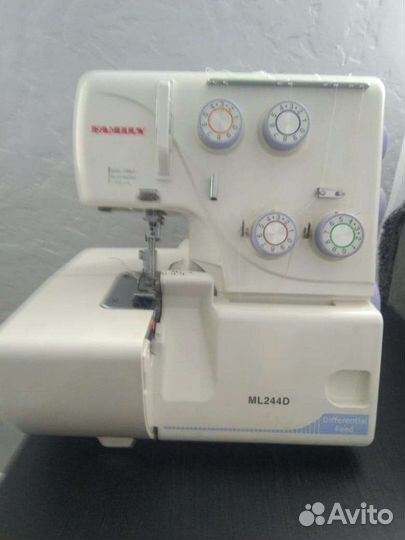 Оверлок Family 224D