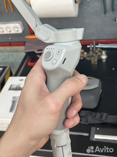 Стабилизатор для смартфона Dji osmo mobile 4