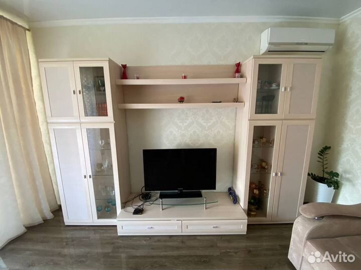 Стенка в гостиную бу