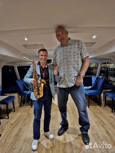 Саксофонист на мероприятие