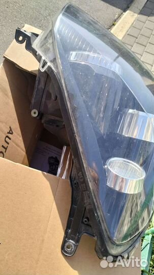 Продам переднюю фару правую под ксенон Опель Н