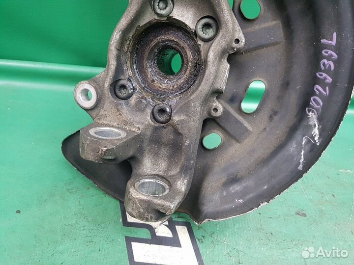 Кулак поворотный передний левый Audi A8L D3 BFM