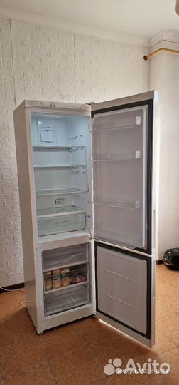 Холодильник Indesit ITR 4200 E