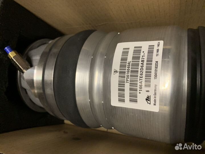 Пневмостойка передняя правая VW Touareg 7P CDC