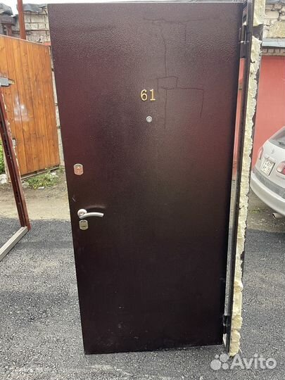 Дверь входная металлическая