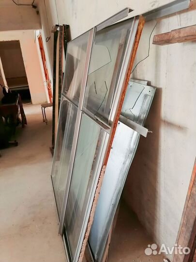 Рамы алюминиевые, частично остеклены