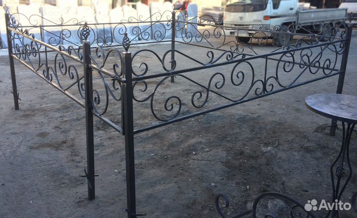 Оградка кованая