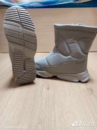 Дутики женские зимние 40 размер новые