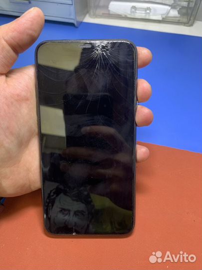 Переклейка и замена битых дисплеев