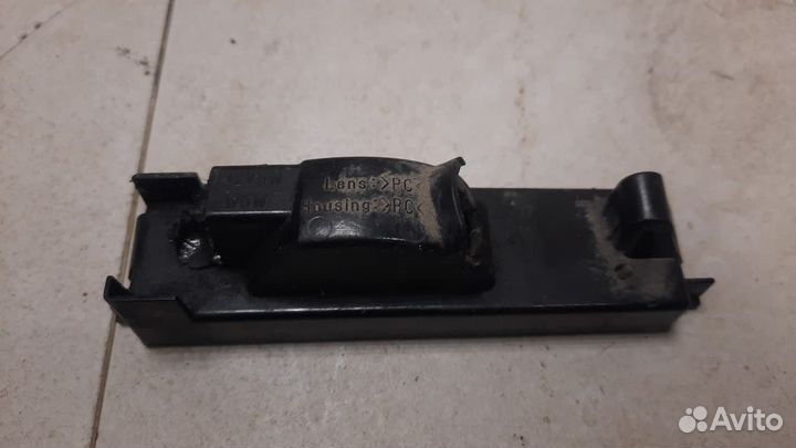 Фонарь подсветки номера Toyota RAV4