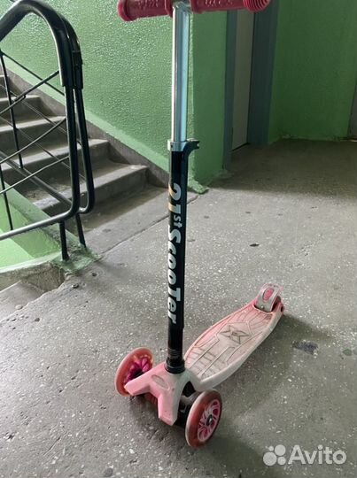 Самокат трехколесный