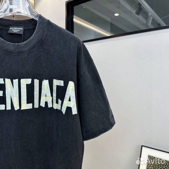 Футболка balenciaga женская