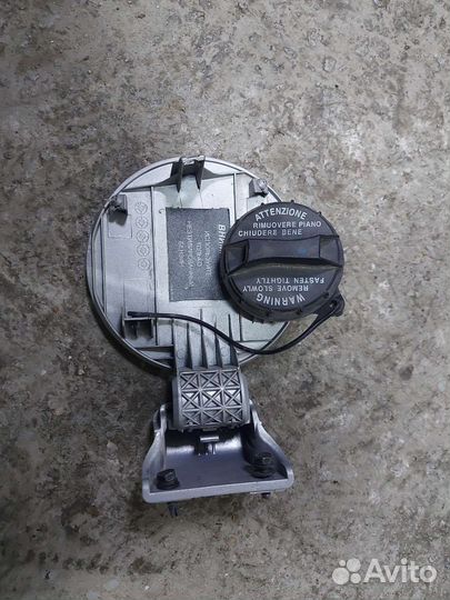 Люк бензобака Киа Рио 2