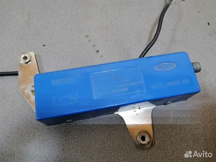 Усилитель антенны для Ford Escort/Orion 1986-1990