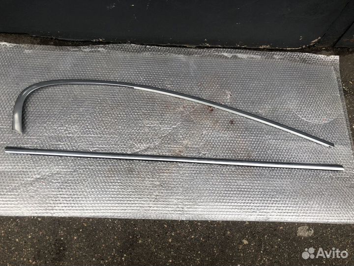 Накладка двери задняя правая хром BMW 7 F02 N63