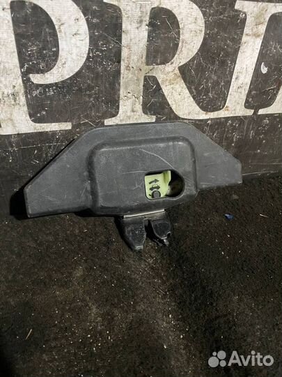 Замок багажника Nissan Almera Classic