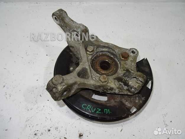 Кулак передний левый Опель