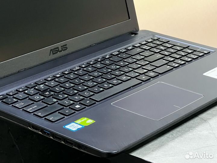 Игровой Asus i3-6100U/ 12OZU/ MX110/ SSD 512/ FHD