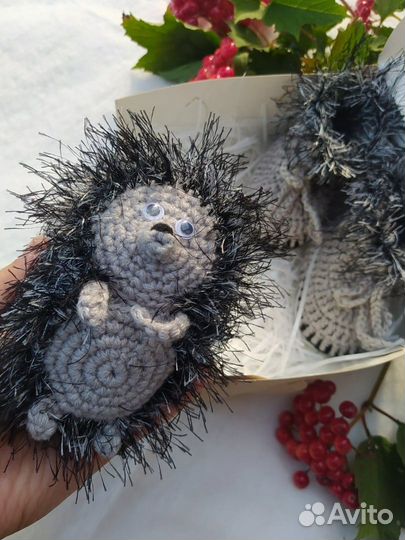 Подарочный набор для малыша / пинетки и игрушка