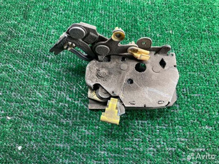 Замок двери задний левый Ford Explorer 1990-1994