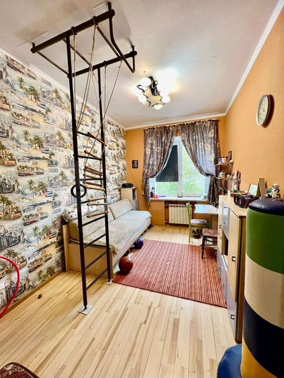 4-к. квартира, 132,2 м², 2/5 эт.