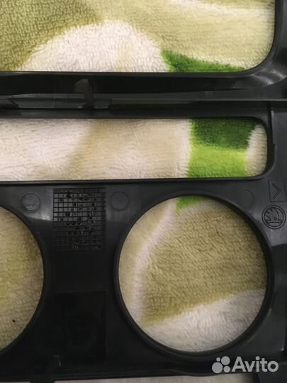 Рамка магнитолы Skoda Octavia A5