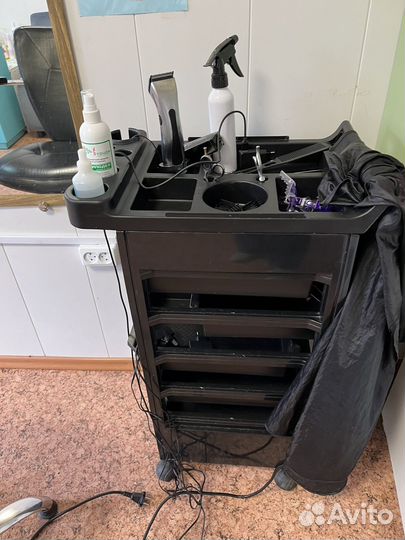 Тележка парикмахерская